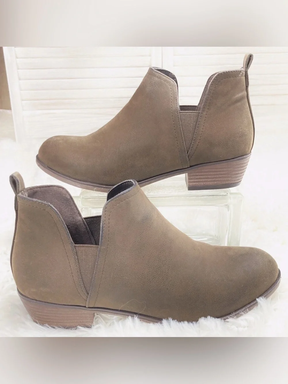 Pierre Dumas Womens Kenzie-2 size 8.5 Brown Faux Suede Slip On Bootie Retail $55